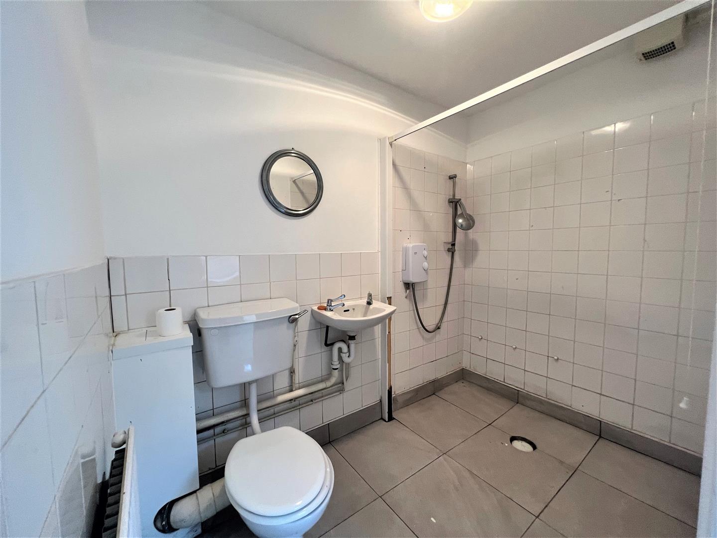 Shower Room .jpg